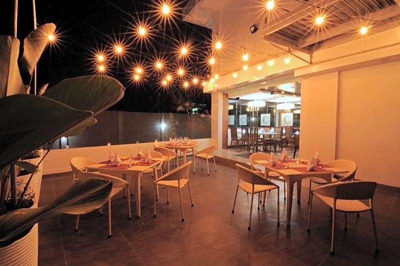 717 Cesar Place Hotel Tagbilaran City Ngoại thất bức ảnh